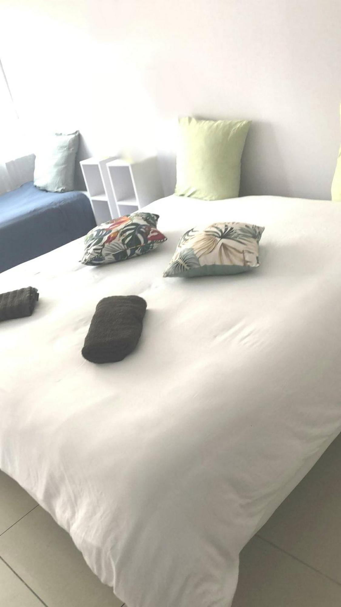 Sejour Perpignan Avec Petit-Dejeuner A La Demande Et Piscine A 20 Minutes De L'Espagne A Le Palace Climatise Esterno foto